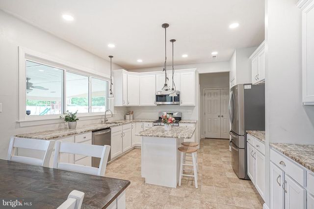335 MEADOWBROOK DR, Monroeville, NJ 08343