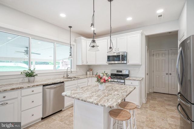 335 MEADOWBROOK DR, Monroeville, NJ 08343