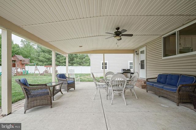 335 MEADOWBROOK DR, Monroeville, NJ 08343