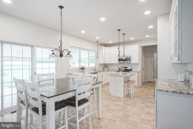 335 MEADOWBROOK DR, Monroeville, NJ 08343