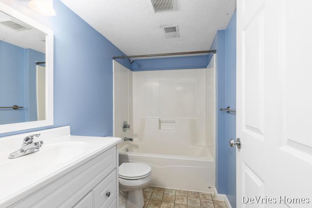 3774 Rain Tree Avenue 9, Hudsonville, MI 49426