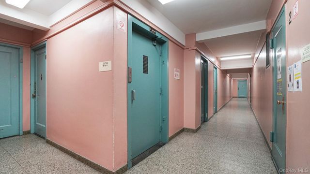 2049 McGraw Avenue 2C, Bronx, NY 10462