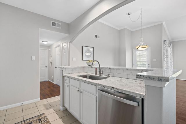 6607 Lake Woodlands Drive 633, The Woodlands, TX 77382