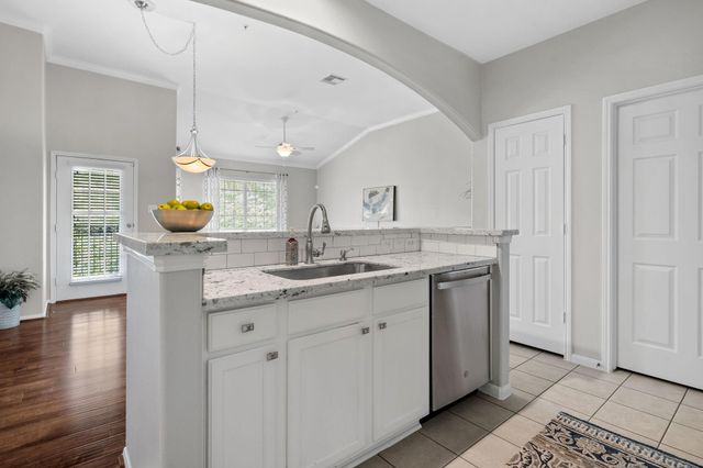 6607 Lake Woodlands Drive 633, The Woodlands, TX 77382