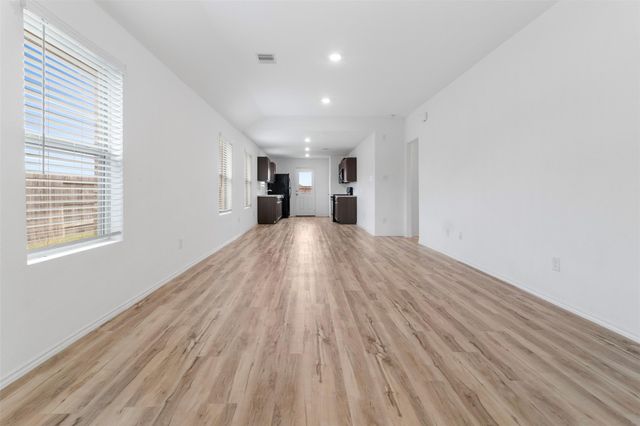 8706 Wooster Trails Drive, Baytown, TX 77521