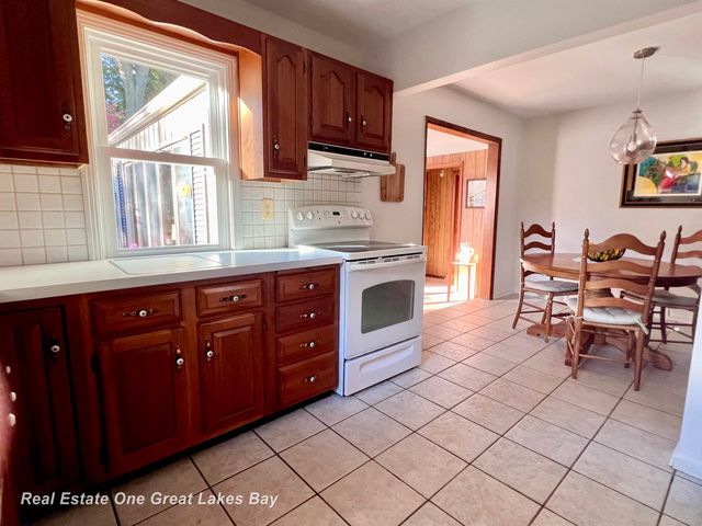 7105 Shattuck Road, Saginaw, MI 48603