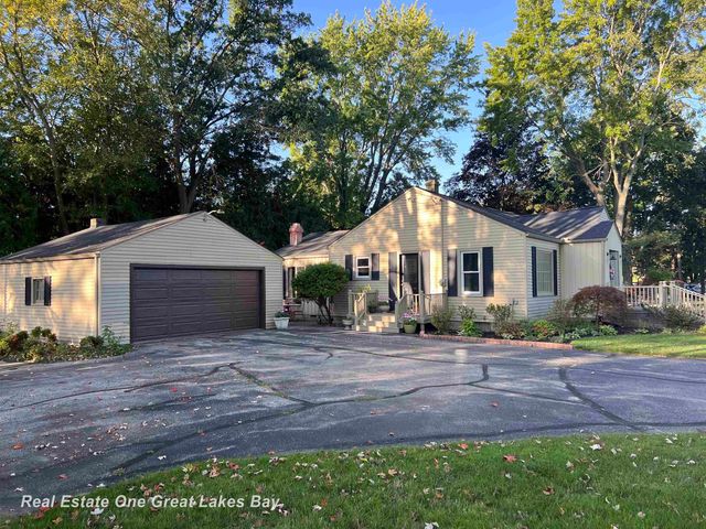 7105 Shattuck Road, Saginaw, MI 48603