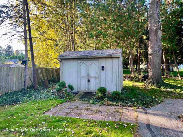 7105 Shattuck Road, Saginaw, MI 48603