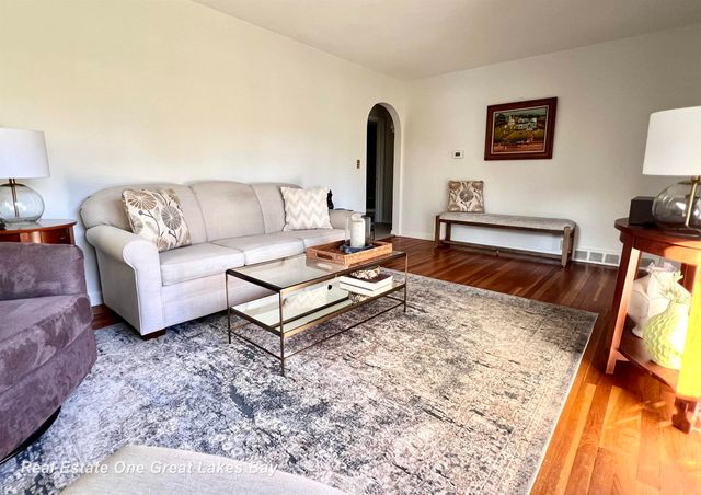 7105 Shattuck Road, Saginaw, MI 48603