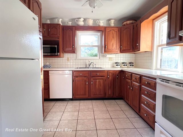 7105 Shattuck Road, Saginaw, MI 48603