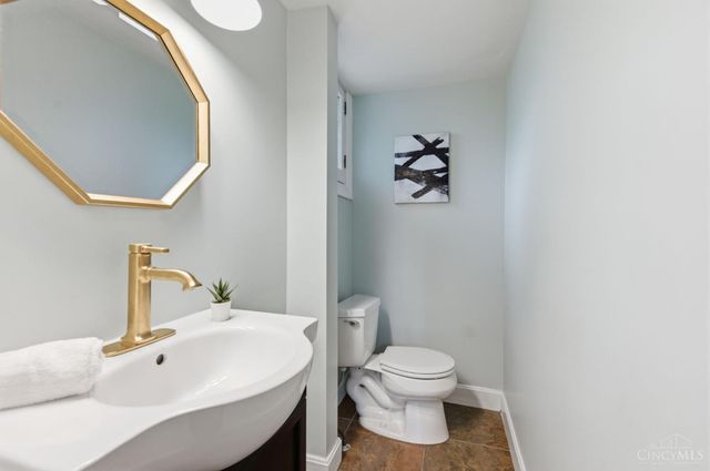 2840 Pine Grove Avenue, Cincinnati, OH 45208