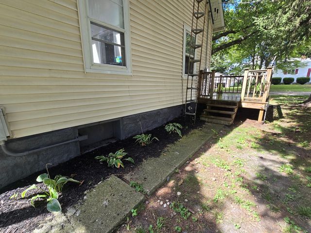 103 W Cherokee Avenue W, Shabbona, IL 60550