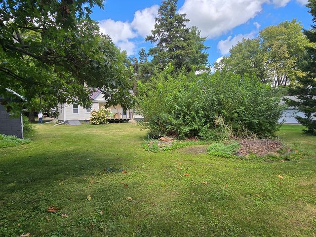 103 W Cherokee Avenue W, Shabbona, IL 60550