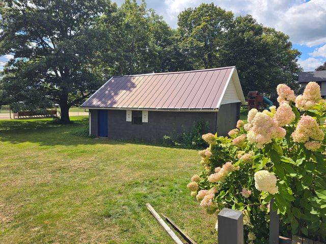 103 W Cherokee Avenue W, Shabbona, IL 60550