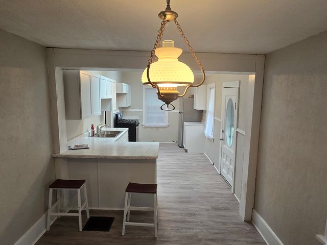 103 W Cherokee Avenue W, Shabbona, IL 60550