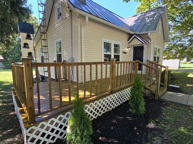 103 W Cherokee Avenue W, Shabbona, IL 60550