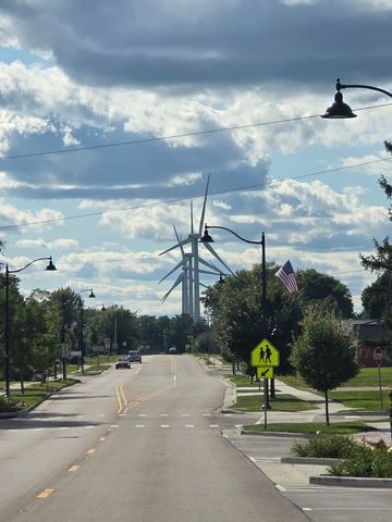 103 W Cherokee Avenue W, Shabbona, IL 60550