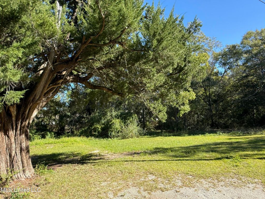 11398 Memphis Avenue, Gulfport, MS 39503