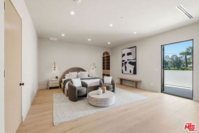 16643 Addison Street, Encino, CA 91436