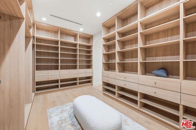 16643 Addison Street, Encino, CA 91436