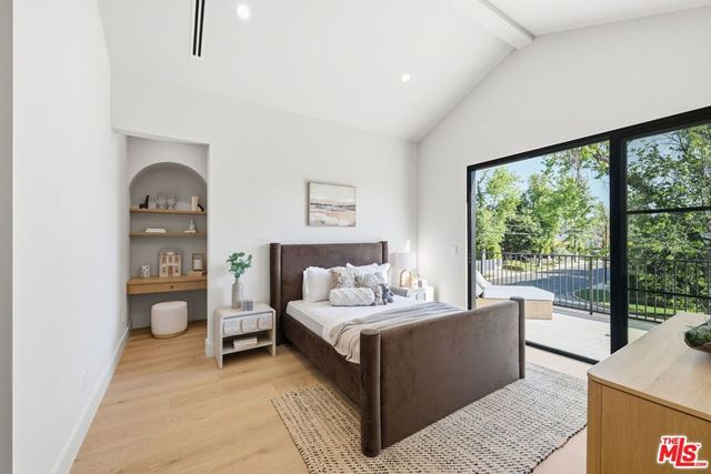 16643 Addison Street, Encino, CA 91436