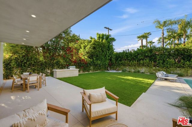 16643 Addison Street, Encino, CA 91436