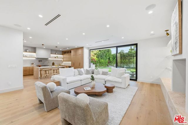 16643 Addison Street, Encino, CA 91436