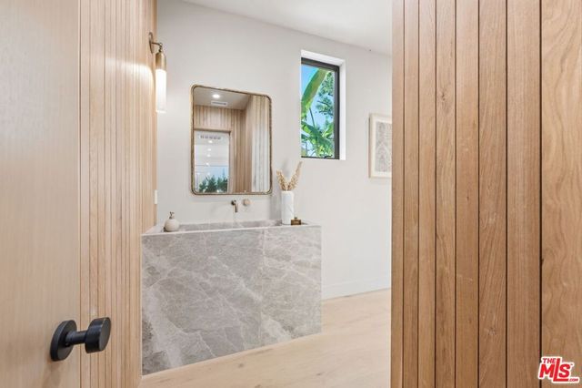 16643 Addison Street, Encino, CA 91436