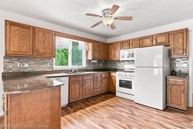 3282 Sapphire Lane, Fort Gratiot, MI 48059