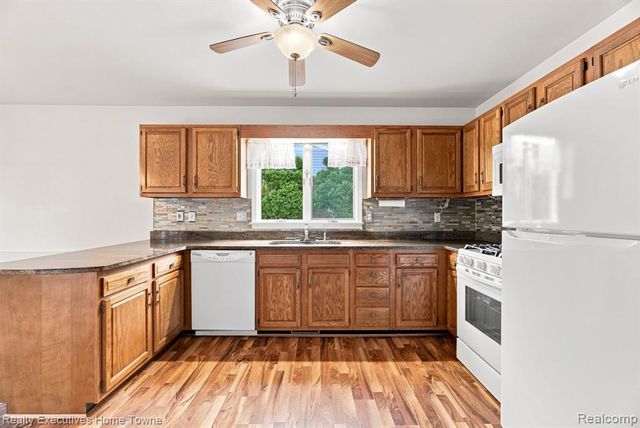 3282 Sapphire Lane, Fort Gratiot, MI 48059