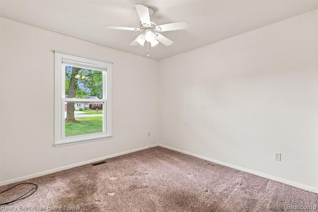 3282 Sapphire Lane, Fort Gratiot, MI 48059