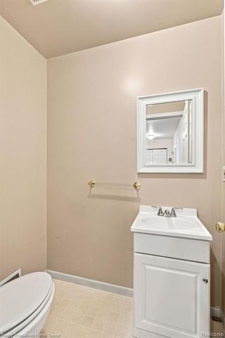 3282 Sapphire Lane, Fort Gratiot, MI 48059