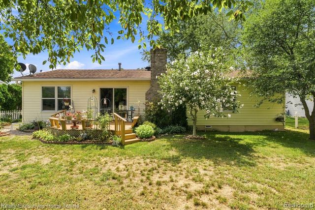 3282 Sapphire Lane, Fort Gratiot, MI 48059