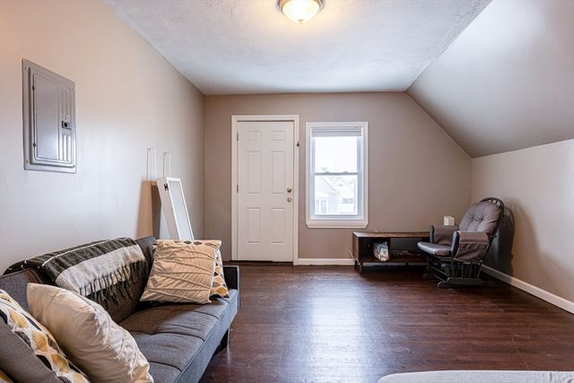 37 Argyle 3, Everett, MA 02149