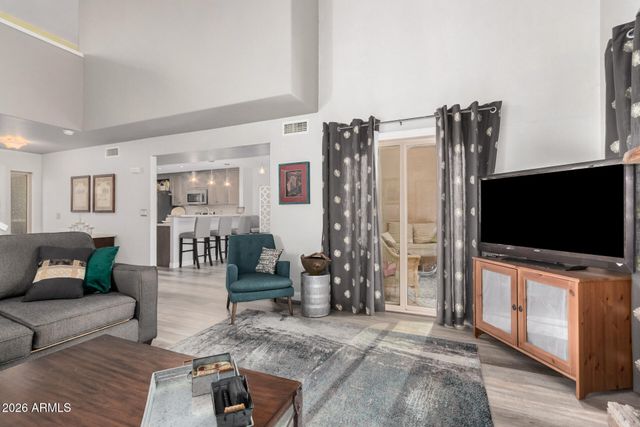 13824 S 42ND Place, Phoenix, AZ 85044