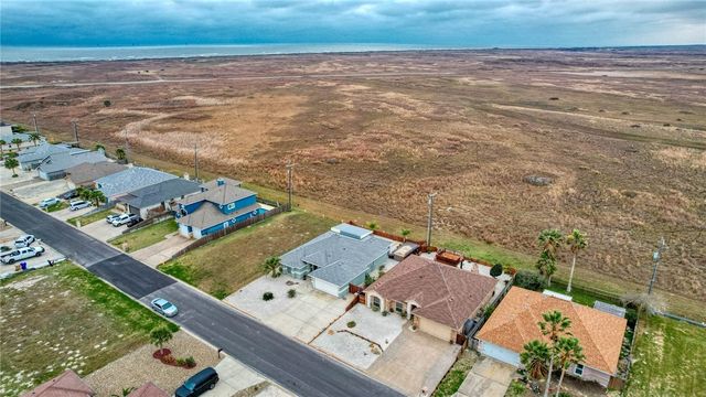14218 Allamanda Dr, Corpus Christi, TX 78418