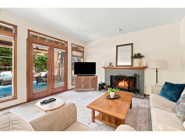 2736 Sw 28TH Dr, Portland, OR 97219