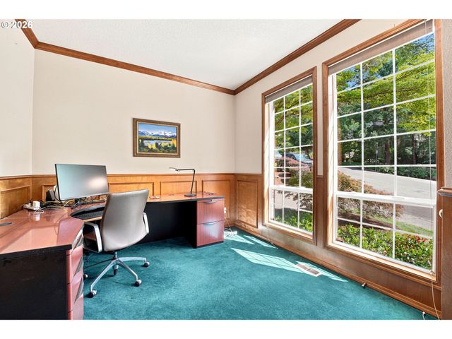 2736 Sw 28TH Dr, Portland, OR 97219