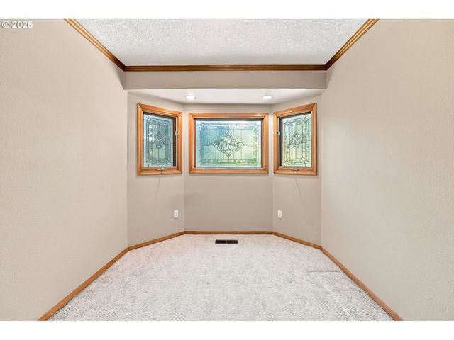 2736 Sw 28TH Dr, Portland, OR 97219