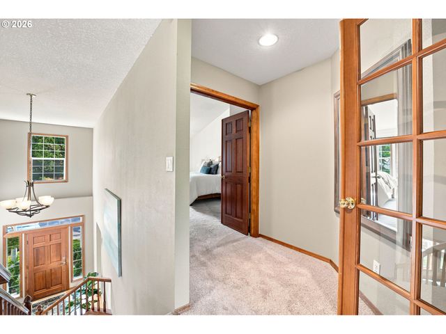 2736 Sw 28TH Dr, Portland, OR 97219