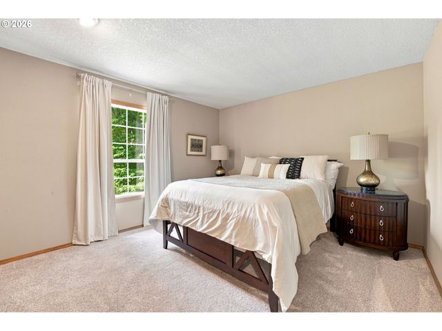 2736 Sw 28TH Dr, Portland, OR 97219