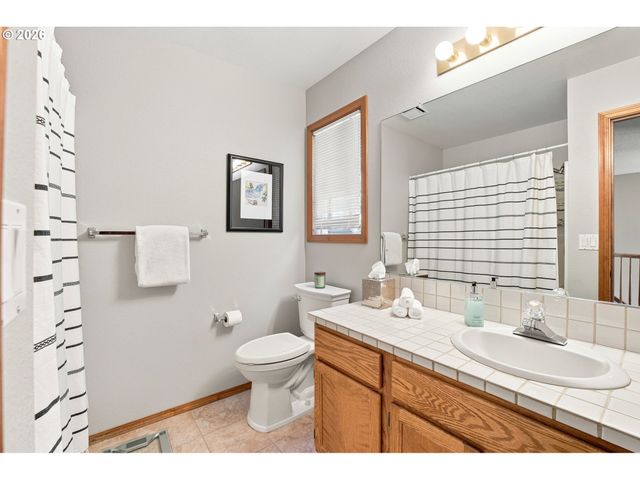 2736 Sw 28TH Dr, Portland, OR 97219