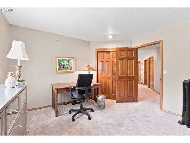 2736 Sw 28TH Dr, Portland, OR 97219