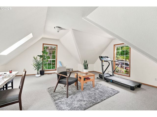 2736 Sw 28TH Dr, Portland, OR 97219