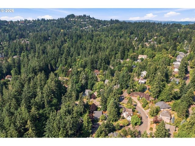 2736 Sw 28TH Dr, Portland, OR 97219