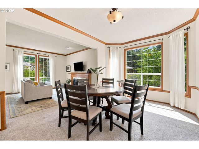 2736 Sw 28TH Dr, Portland, OR 97219