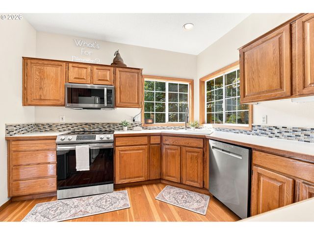 2736 Sw 28TH Dr, Portland, OR 97219