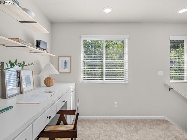 9259 Sw CHOPIN Ln, Portland, OR 97225