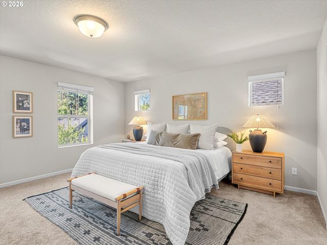 9259 Sw CHOPIN Ln, Portland, OR 97225