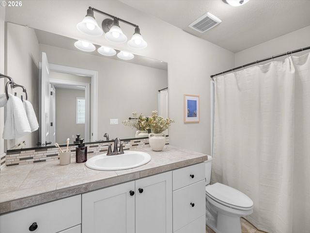 9259 Sw CHOPIN Ln, Portland, OR 97225